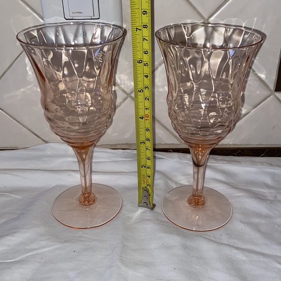 Set of 2 Pink Depression Water Goblet Drinking Wine Footed Optic Ripple Glasses - Picture 8 of 8